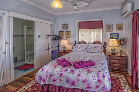 Boonah Hilltop Cottage - Darwin Holiday 0