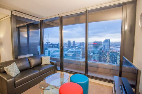 Melbourne SkyHigh Apartments - Darwin Holiday 6