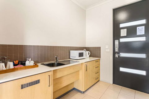 Quality Suites Point Cook Seasons 5 - Darwin Holiday 8