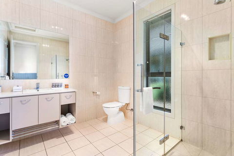 Quality Suites Point Cook Seasons 5 - Darwin Holiday 9