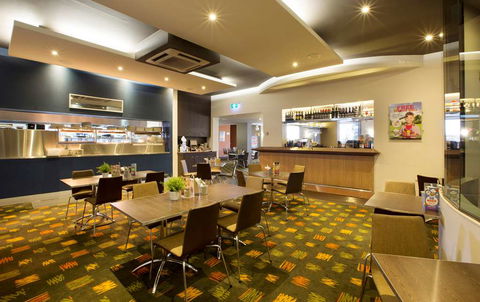 Nightcap At St Albans Hotel - Darwin Holiday 3