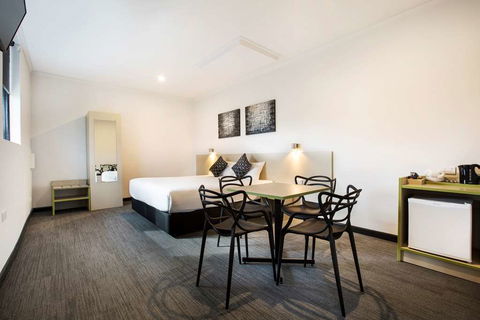 Nightcap At St Albans Hotel - Darwin Holiday 9