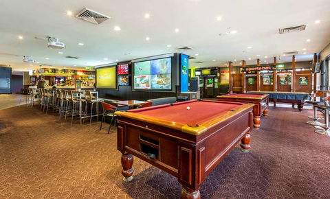 Nightcap At Ashley Hotel - Darwin Holiday 7