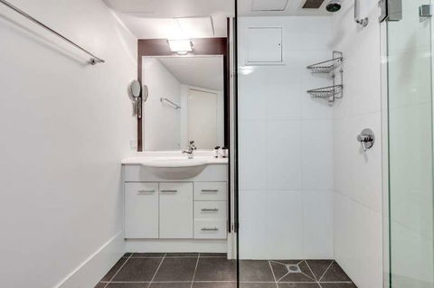 Hillcrest Central Apartment Hotel - Darwin Holiday 6