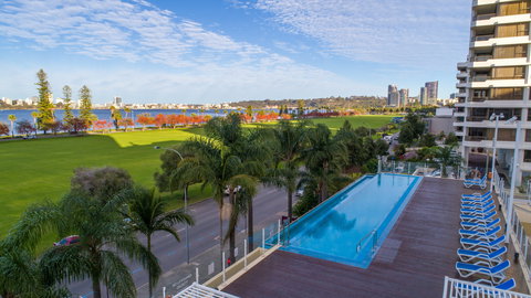 Crowne Plaza Perth - Darwin Holiday 0
