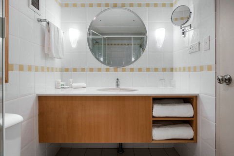 Crowne Plaza Perth - Darwin Holiday 6