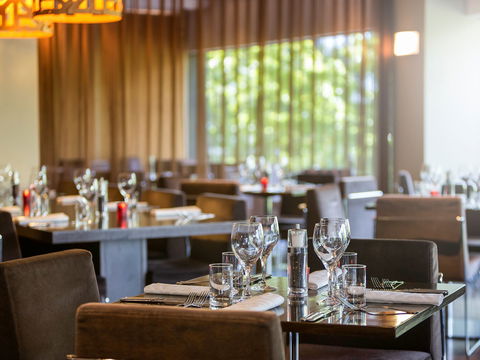 Novotel Canberra - Darwin Holiday 1