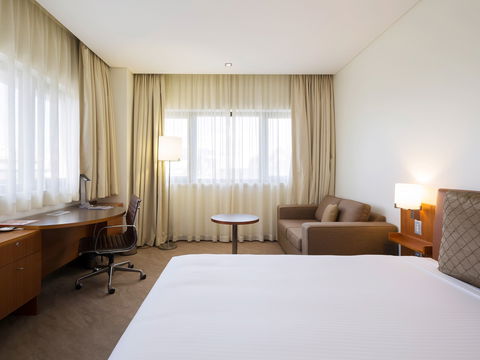 Novotel Canberra - Darwin Holiday 4