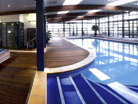 Novotel Canberra - Darwin Holiday 13