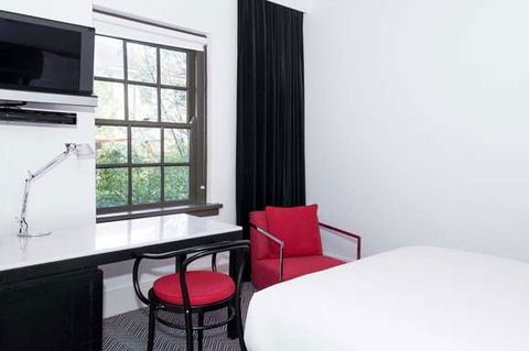 Peppers Gallery Hotel, Canberra - Darwin Holiday 3