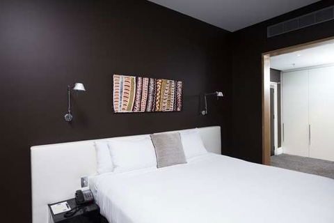 Peppers Gallery Hotel, Canberra - Darwin Holiday 7