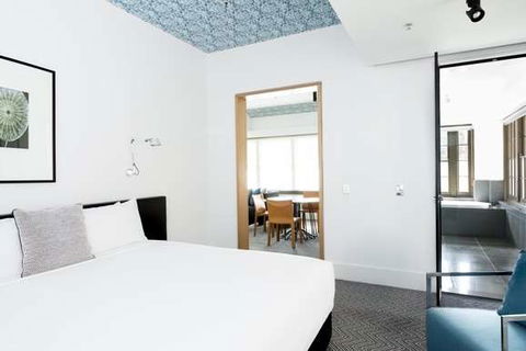 Peppers Gallery Hotel, Canberra - Darwin Holiday 12
