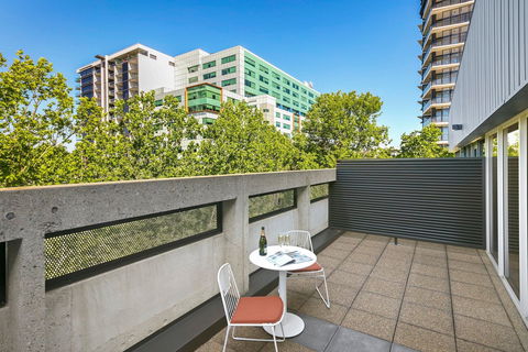 Quest Canberra City Walk - Darwin Holiday 3