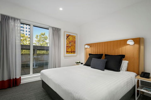 Quest Canberra City Walk - Darwin Holiday 8