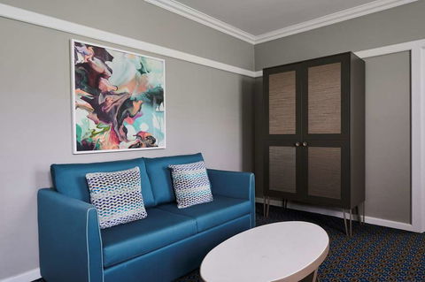 Hotel Kurrajong Canberra - Darwin Holiday 14