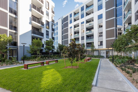 Meriton Suites Sydney Airport - Darwin Holiday 3