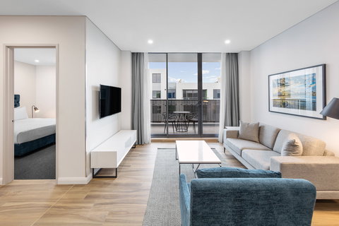 Meriton Suites Sydney Airport - Darwin Holiday 13