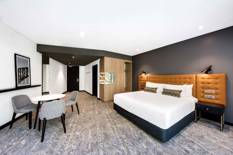 Vibe Hotel North Sydney - Darwin Holiday 12