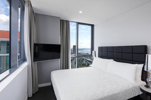 Meriton Suites Southport - Darwin Holiday 5