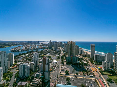 Mantra Towers of Chevron Surfers - Darwin Holiday 16