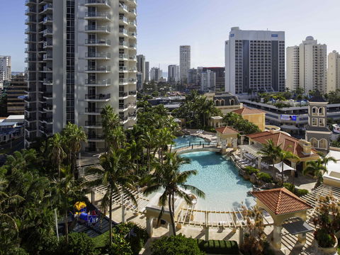 Mantra Towers of Chevron Surfers - Darwin Holiday 17