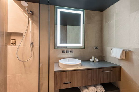 Wrest Point Hotel & Casino - Darwin Holiday 6