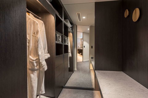 Wrest Point Hotel & Casino - Darwin Holiday 14