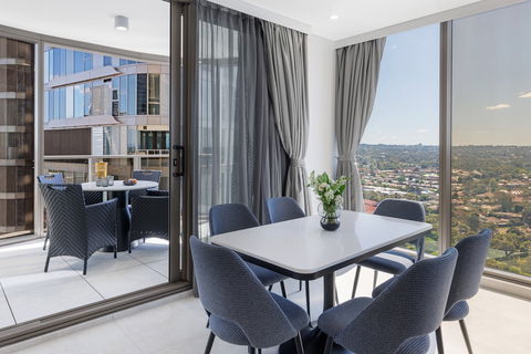 Meriton Suites George St - Darwin Holiday 2
