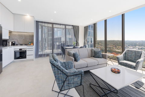 Meriton Suites George St - Darwin Holiday 3