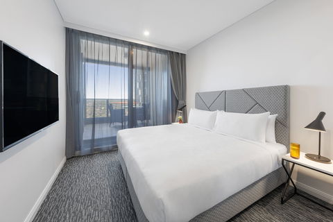 Meriton Suites George St - Darwin Holiday 7