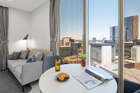 Meriton Suites George St - Darwin Holiday 9