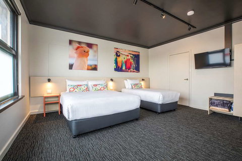 Nightcap at Chester Hill Hotel - Darwin Holiday 4