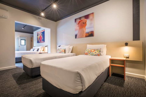 Nightcap at Chester Hill Hotel - Darwin Holiday 5