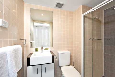 Astra Apartments Parramatta - Darwin Holiday 5