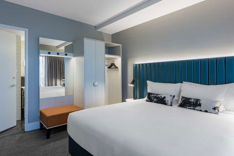 Adina Apartment Hotel Brisbane - Darwin Holiday 6