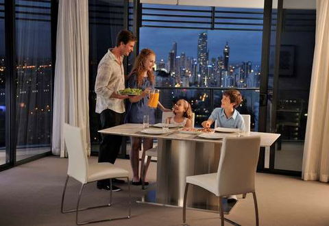 Peppers Broadbeach - Darwin Holiday 4