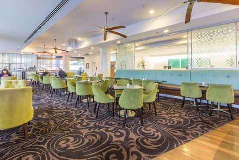 Wyndham Surfers Paradise Resort - Darwin Holiday 12