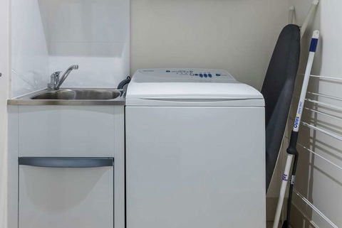 Wyndham Surfers Paradise Resort - Darwin Holiday 17