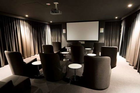 Mantra Circle on Cavill - Darwin Holiday 8