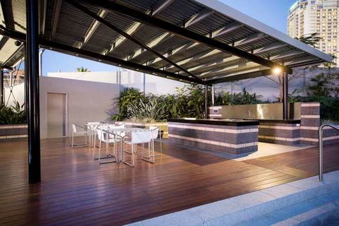 Mantra Circle on Cavill - Darwin Holiday 10