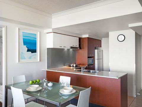 Mantra Towers of Chevron Surfers - Darwin Holiday 6