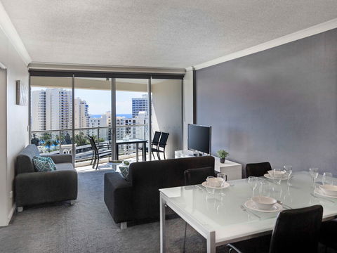 Mantra Towers of Chevron Surfers - Darwin Holiday 7