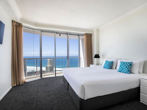 Mantra Towers of Chevron Surfers - Darwin Holiday 9