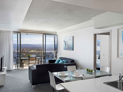 Mantra Towers of Chevron Surfers - Darwin Holiday 12