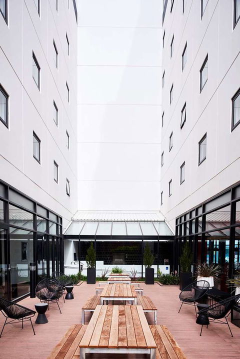 Essence Hotel Carlton - Darwin Holiday 0