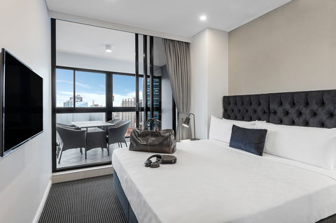 Meriton Suites Kent Street - Darwin Holiday 12