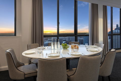 Meriton Suites Pitt Street - Darwin Holiday 3