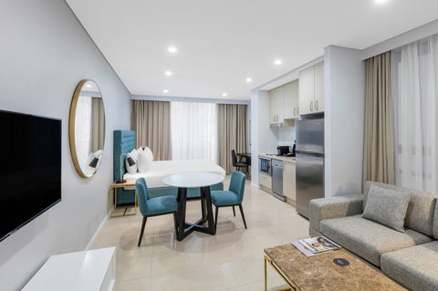 Meriton Suites Pitt Street - Darwin Holiday 6
