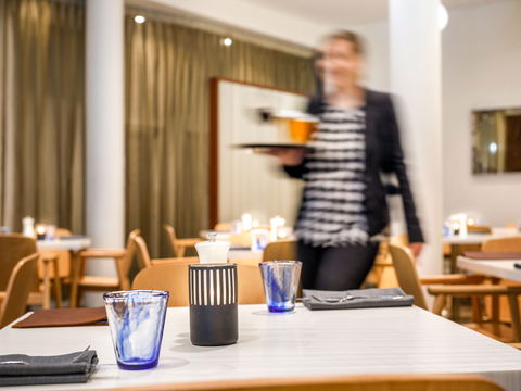 Novotel Sydney Central - Darwin Holiday 9