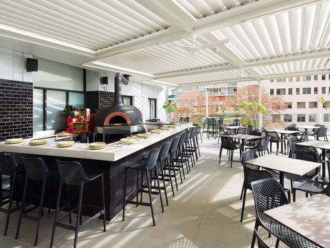 Mercure Sydney - Darwin Holiday 10